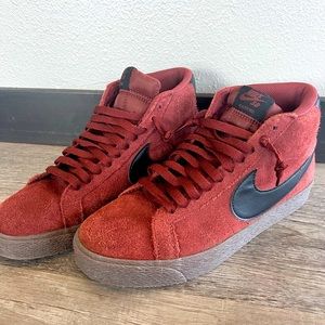 Nike blazers maroon size 8